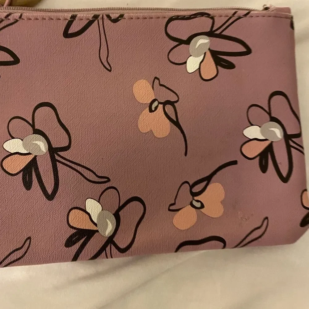Ipsy Makeup Bags - 6 bags as pictured , size 7.5 x5
